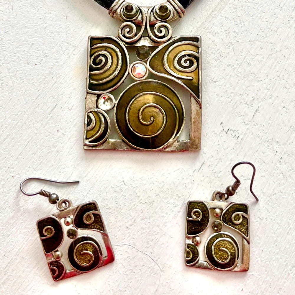 Necklace & Earrings Set. Mixed Metals w/Rhinestones. Contemporary.